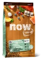 Беззерновой сухой корм NOW Fresh для взрослых собак малых пород с форелью, лососем и овощами Small Breed Recipe Fish Grain Free